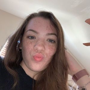 Meet your Posher, Marissa